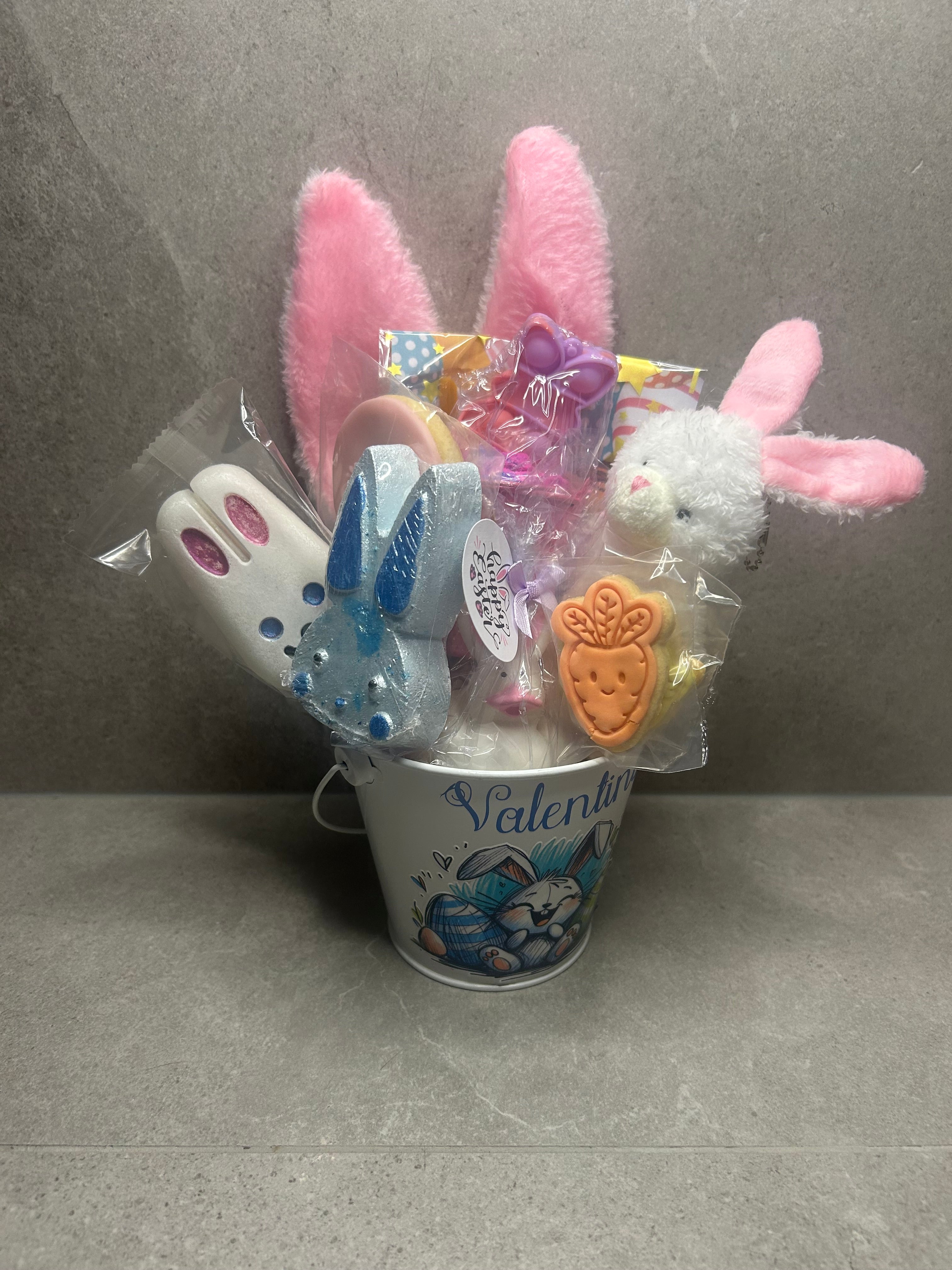 Deluxe filled Easter bucket